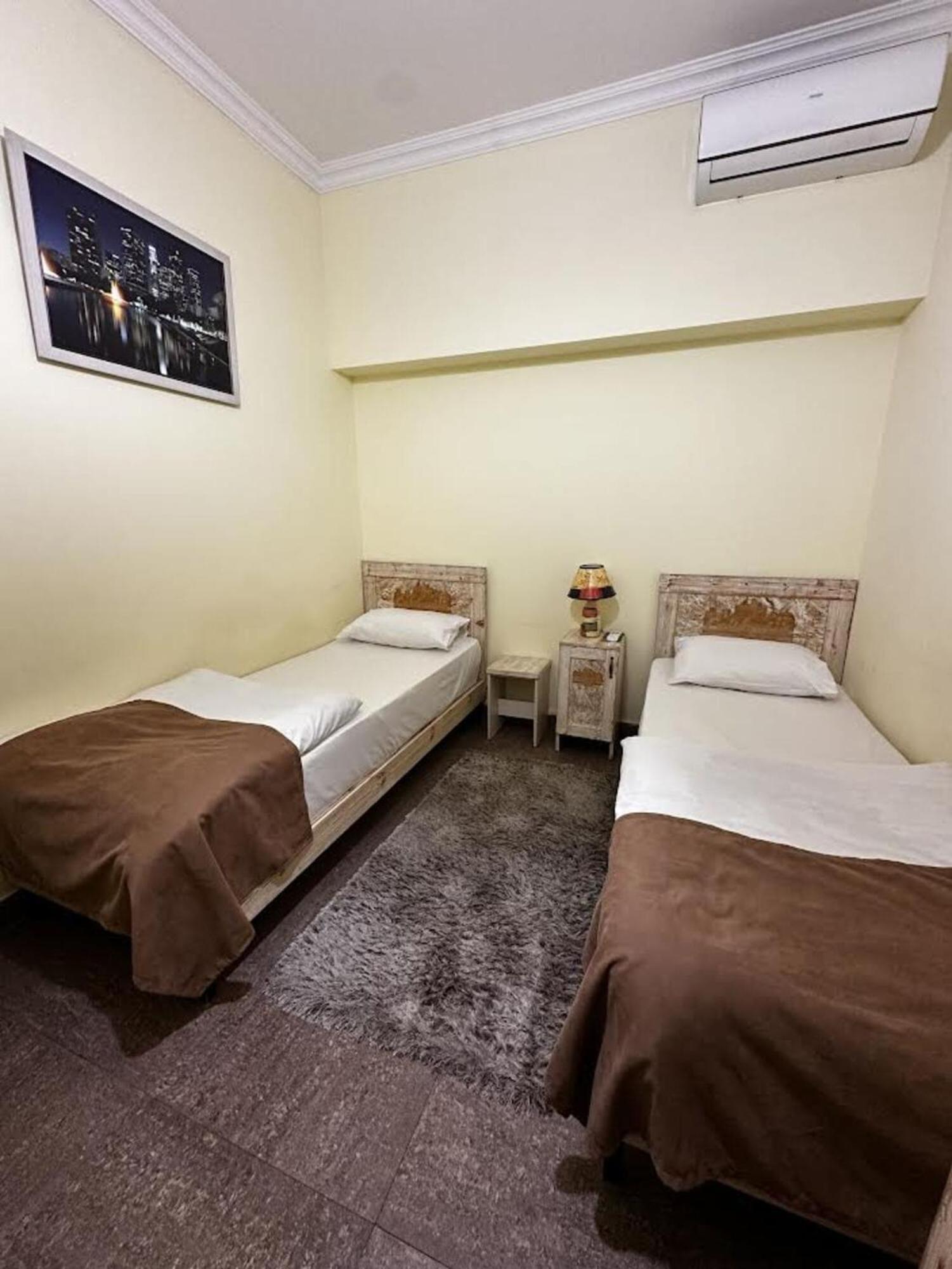 Hotel & Apartments California Yerevan Exterior photo